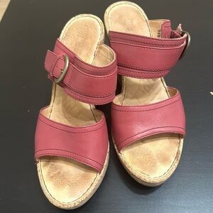 Adorable! Burgundy and cork. Leather Born Platform Sandals. Size 10